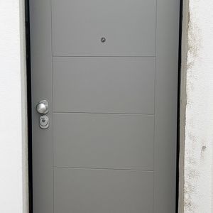 Porta de segurança PCL3 para moradia ou vivenda com painel exterior Mo